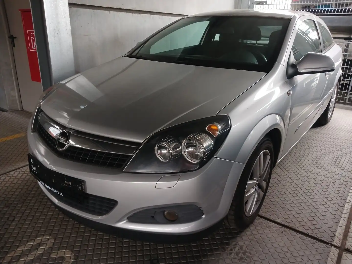 Opel Astra H GTC Sport TÜV 3/27 Recaro Sitze Klima Plateado - 1