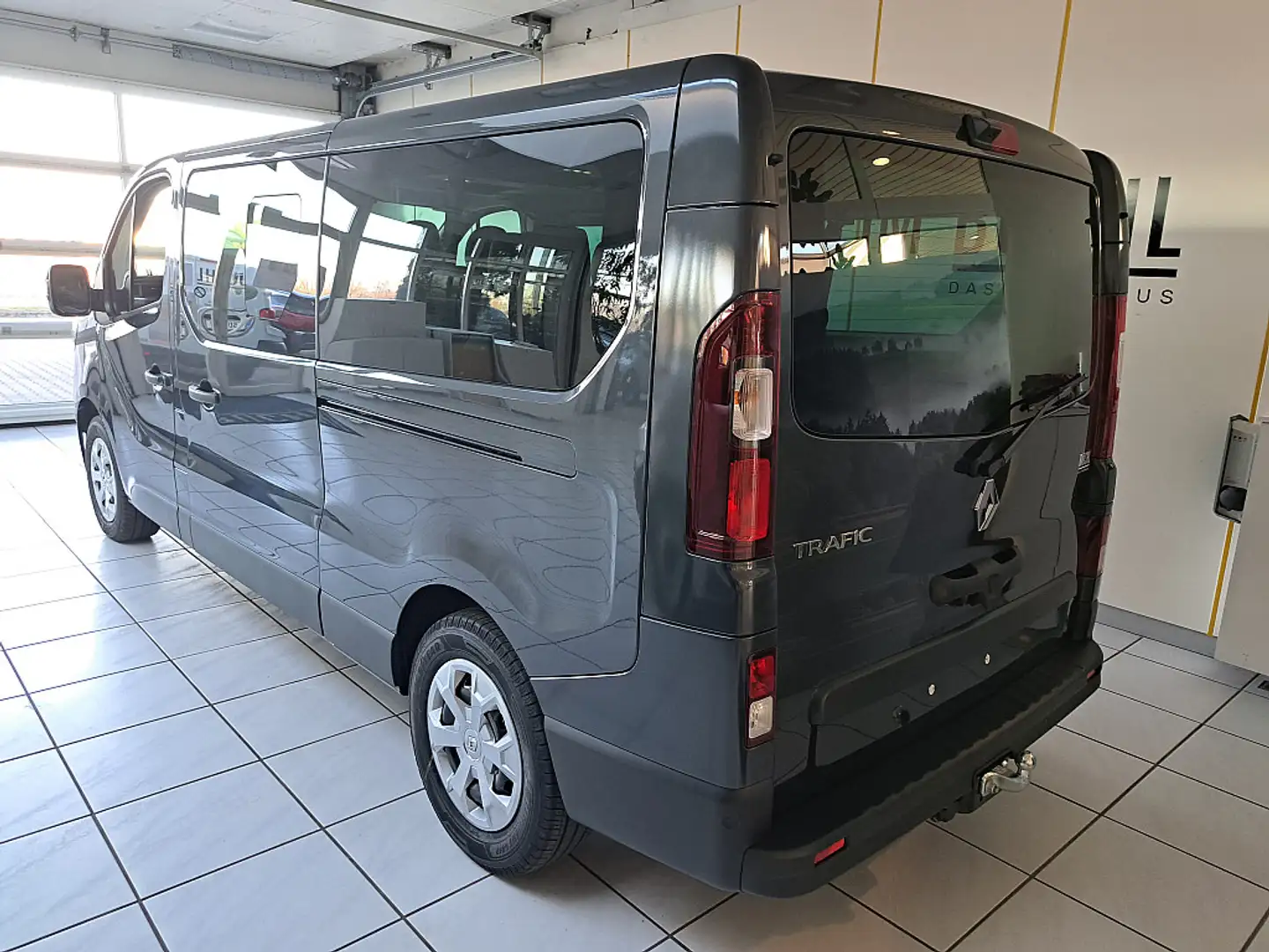Renault Trafic Grand Passenger Techno Blue dCi 150 EDC Grau - 2