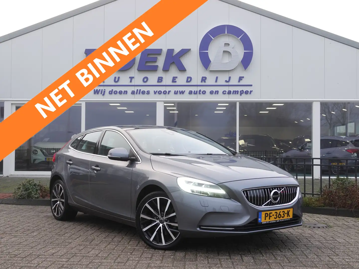 Volvo V40 2.0 T3 Nordic+ PANO | VOL LEER | TREKH. | KEYLESS Gris - 1