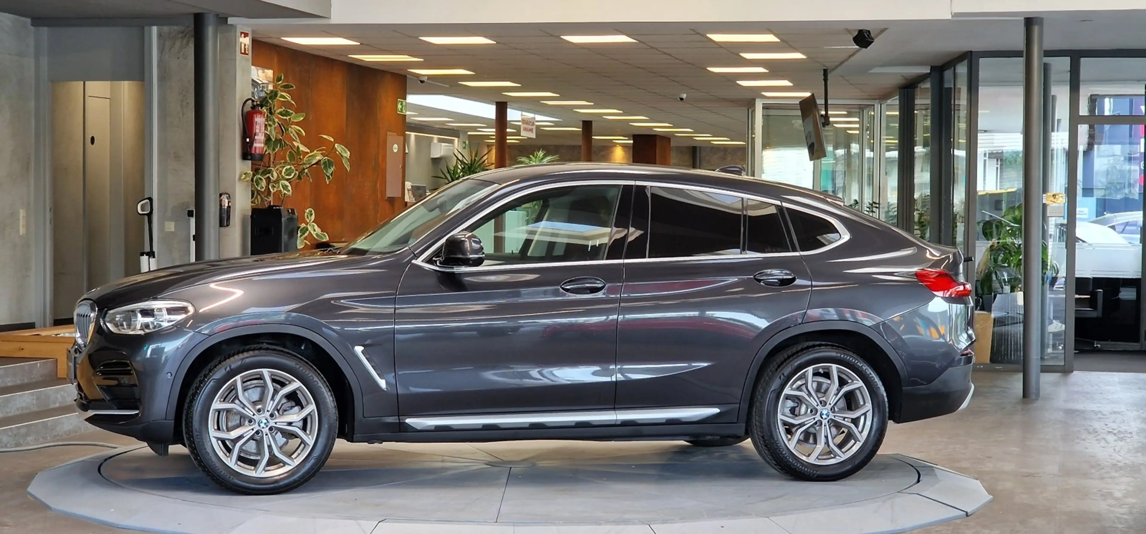 BMW X4 G02 20d xDrive X-Line Aut. *360°*AHK*Navi*19Zoll* — photo 4
