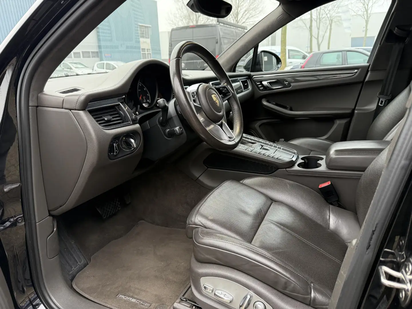 Porsche Macan 3.6 Turbo Pano l 21 INC l Luchtvering Negro - 2