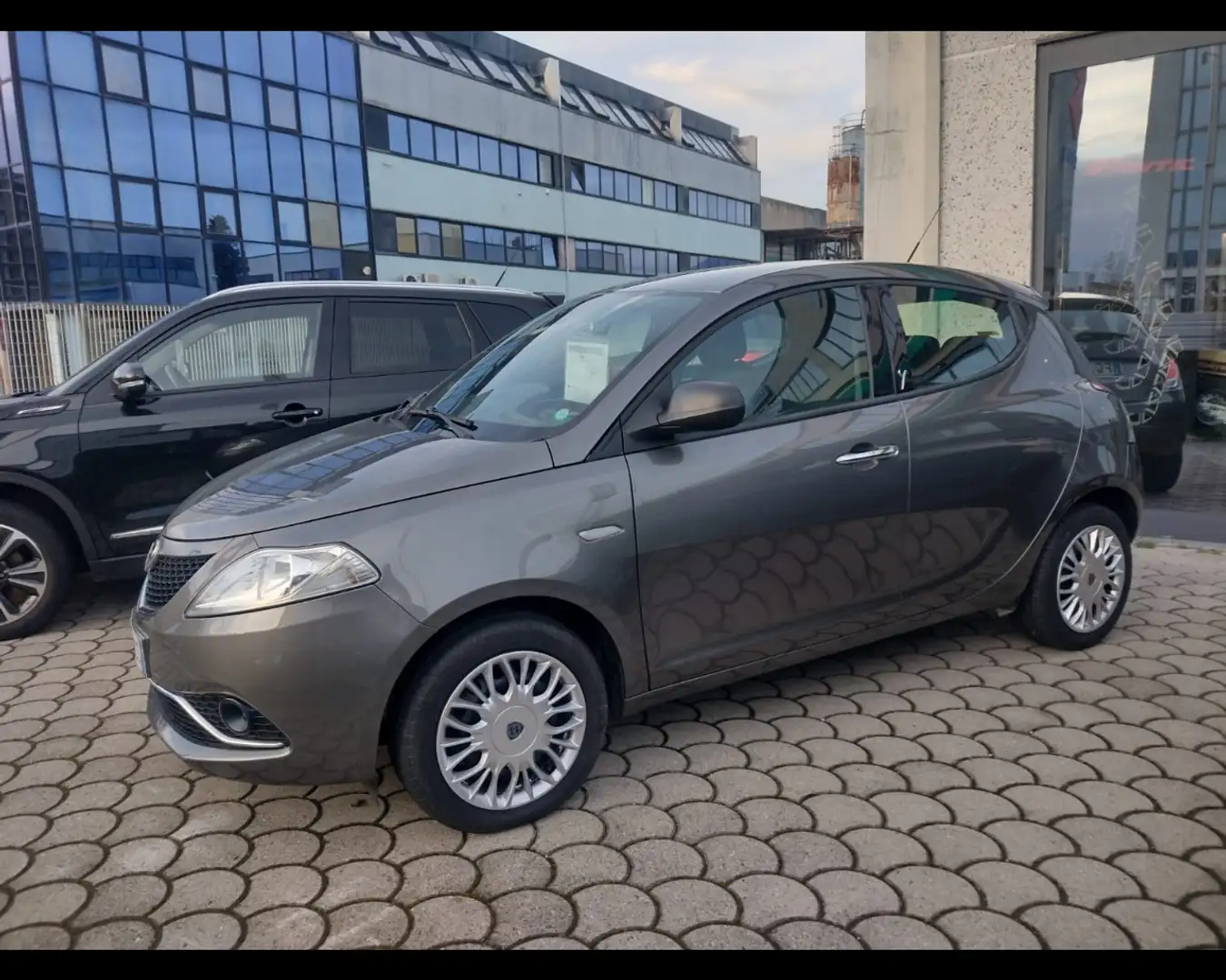 Lancia Ypsilon 5 Porte 1.2  Silver Gris - 1