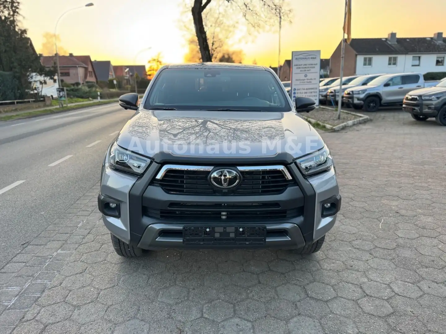 Toyota Hilux 2.8 Invincible Double Cab*Hardtop+360°*AHK Argent - 2