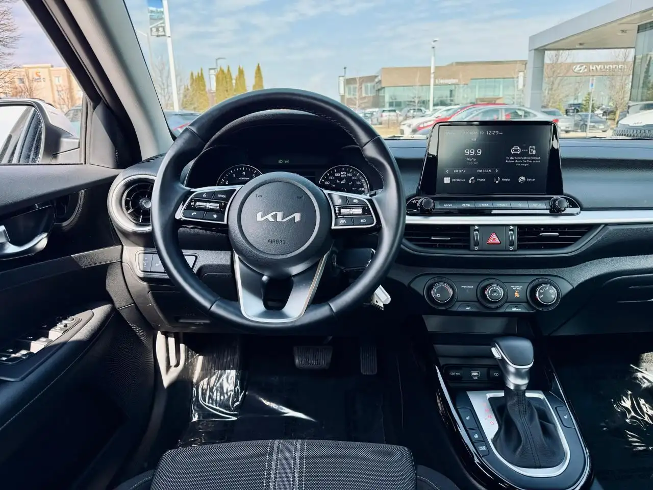 Kia Forte снимка Kia Forte