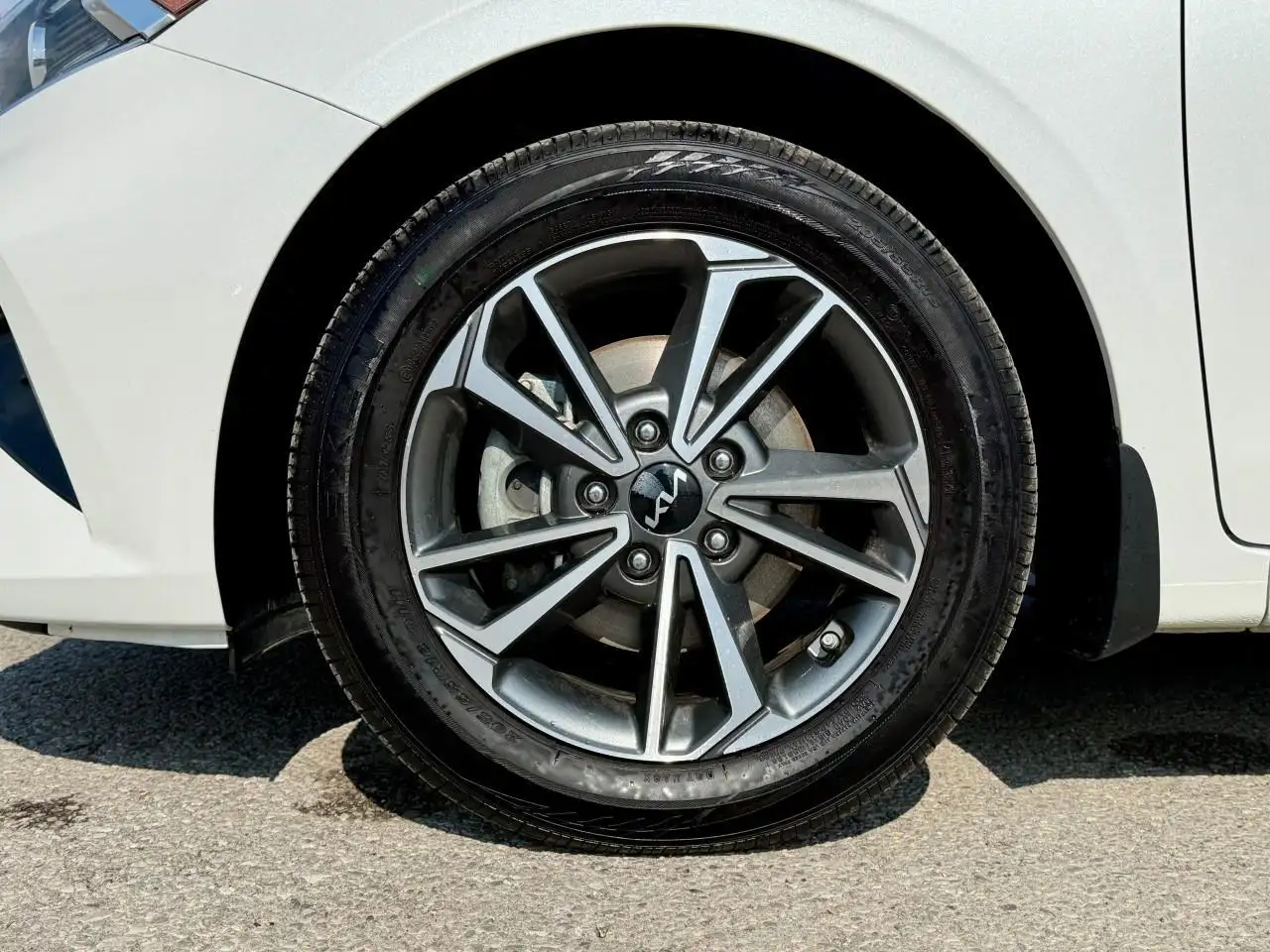 Kia Forte снимка Kia Forte