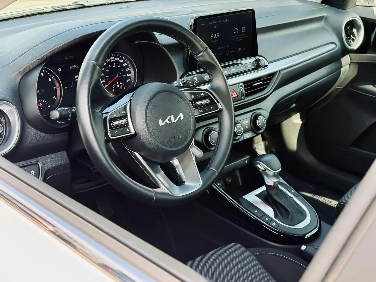 Kia Forte снимка Kia Forte