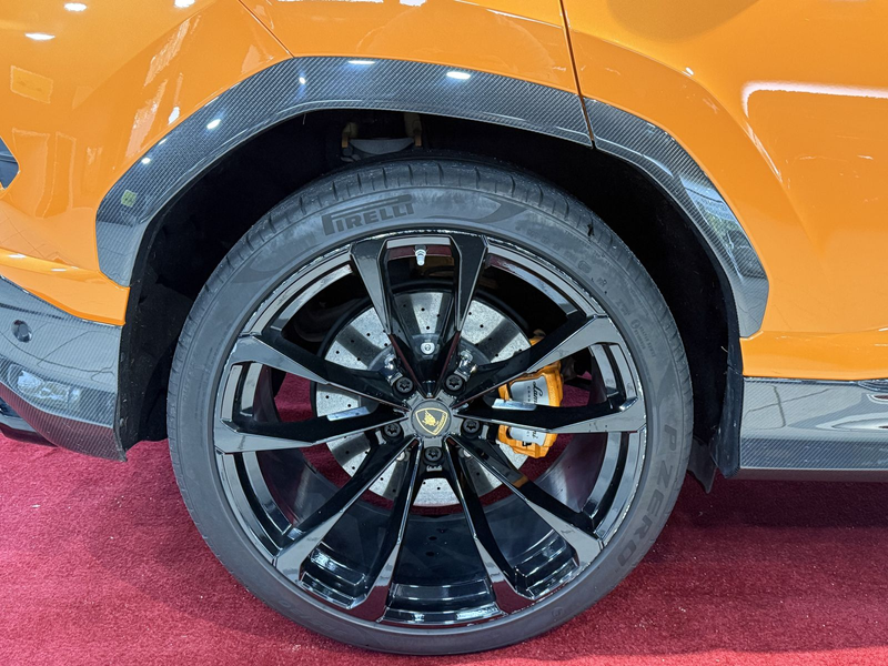 Lamborghini Urus Carbon Paket Interieur&Exterieur +PANO+B&O+ — photo 11