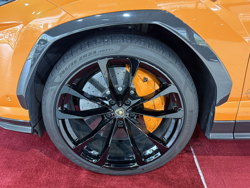 Lamborghini Urus Carbon Paket Interieur&Exterieur +PANO+B&O+ — photo 9