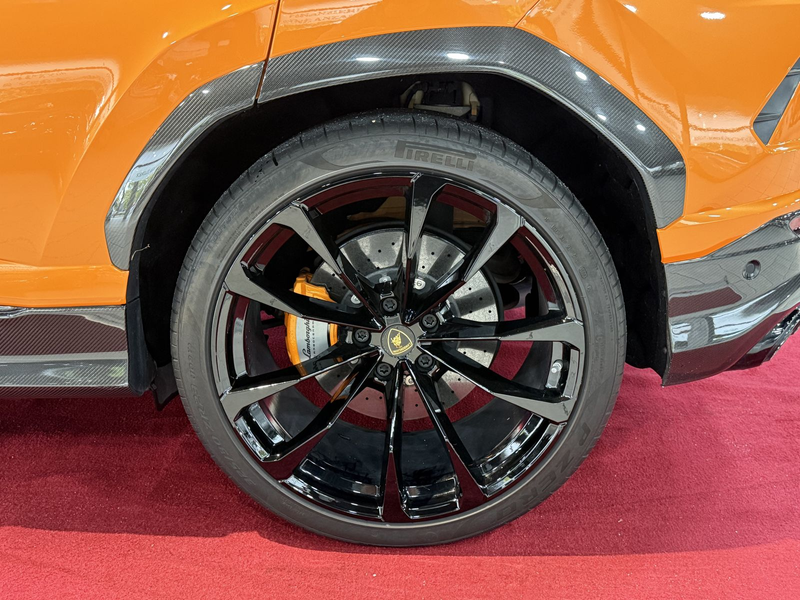 Lamborghini Urus Carbon Paket Interieur&Exterieur +PANO+B&O+ — photo 10