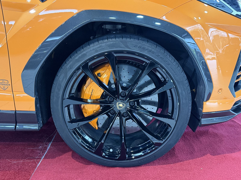 Lamborghini Urus Carbon Paket Interieur&Exterieur +PANO+B&O+ — photo 12