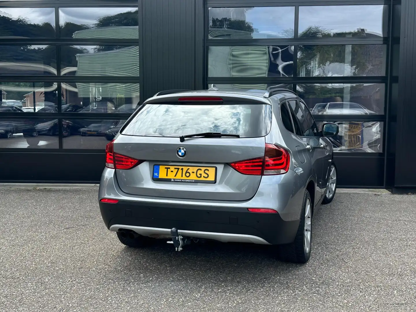 BMW X1 XDrive28i Executive Xenon Navi Cruise Stoelverw. Grijs - 2