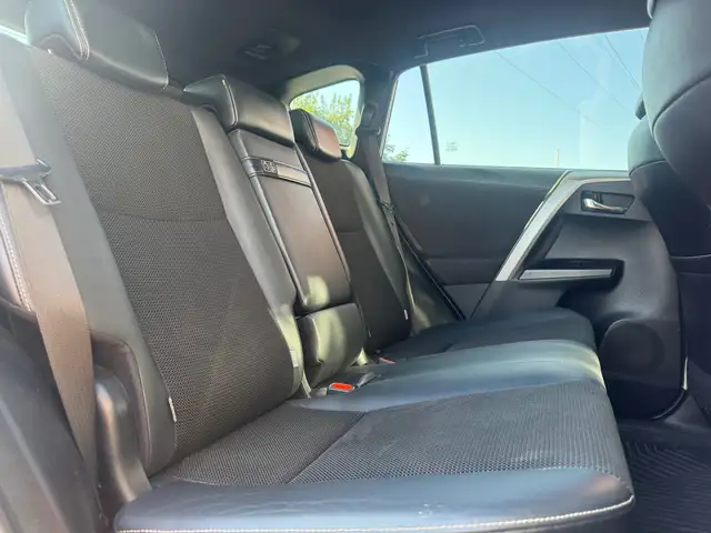 Toyota Rav4 view 11