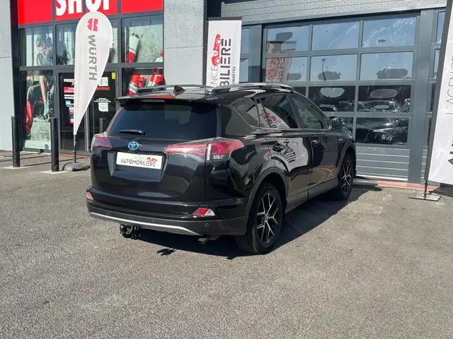 Toyota Rav4 view 5