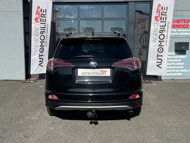Toyota Rav4 view 6