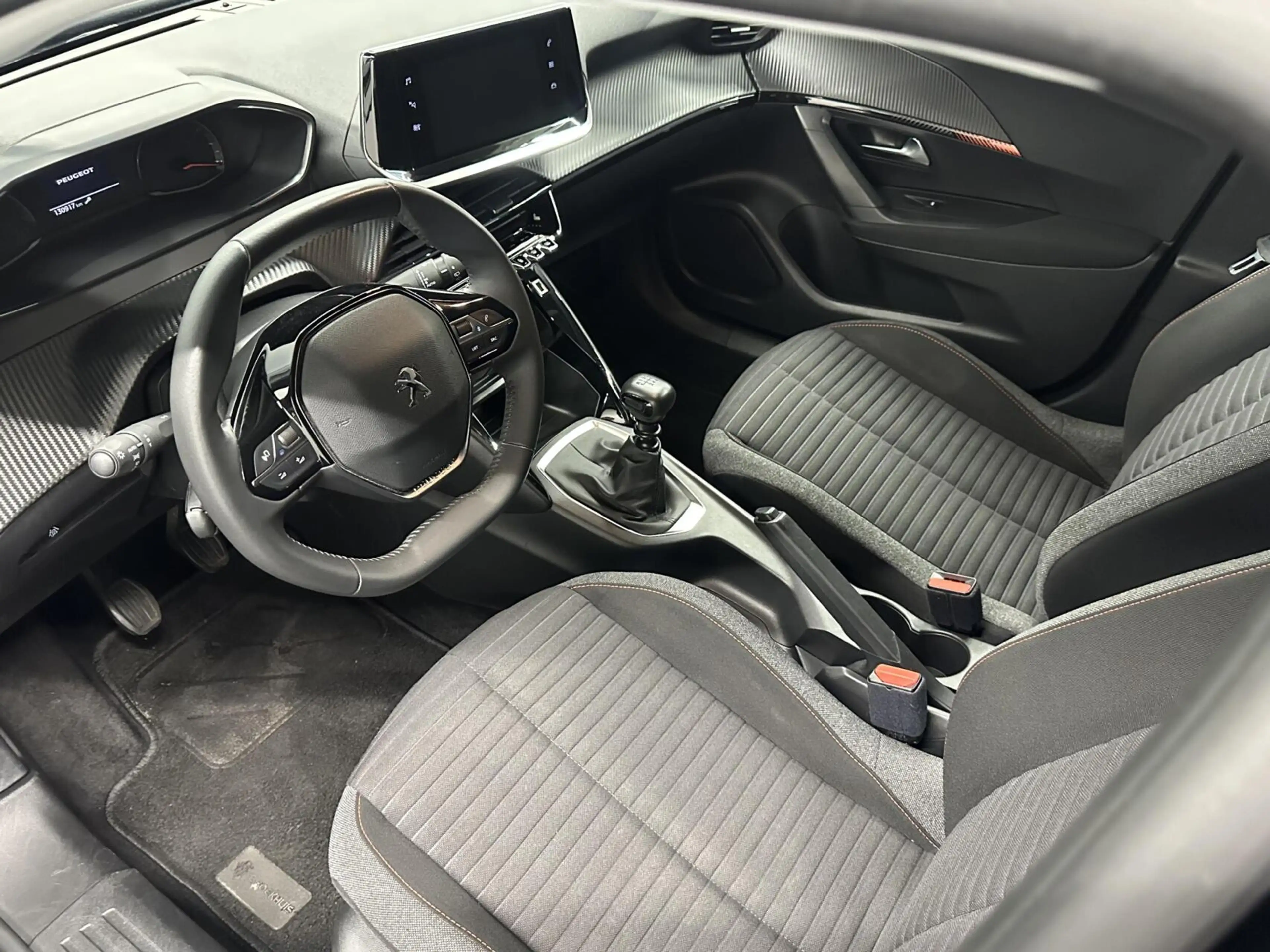 Peugeot 2008 1.2 PureTech Active Pack CAMERA CARPLAY NAVI CRUIS — photo 15