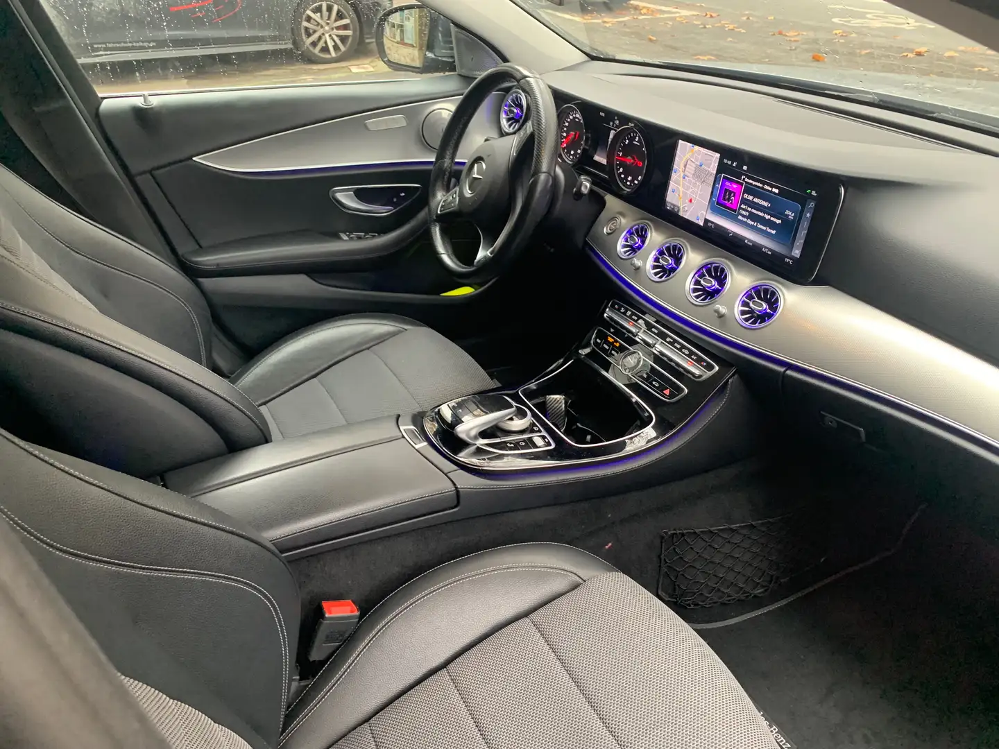 Mercedes-Benz E 220 E 220 d T 143 KW Dist.+ Pan. SSD LED SHZ Comand Grau - 2