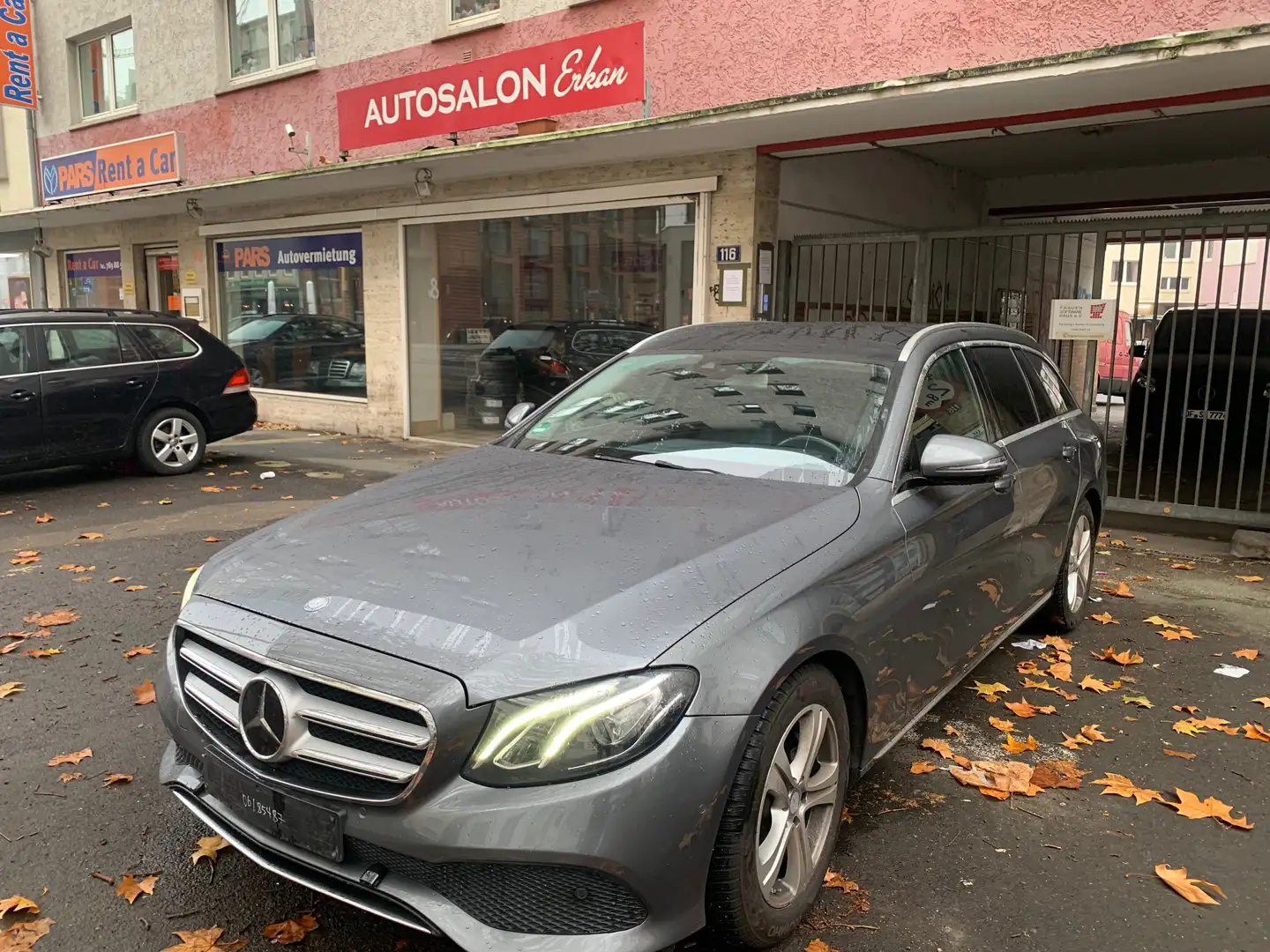 Mercedes-Benz E 220 E 220 d T 143 KW Dist.+ Pan. SSD LED SHZ Comand Grau - 1