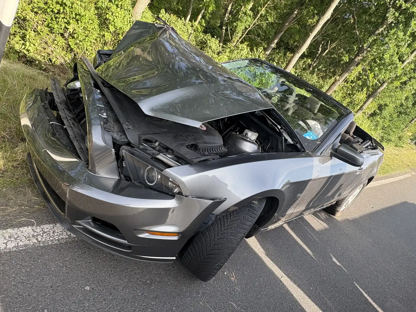 Ford Mustang Cabrio Mit UnfallSchaden - 1