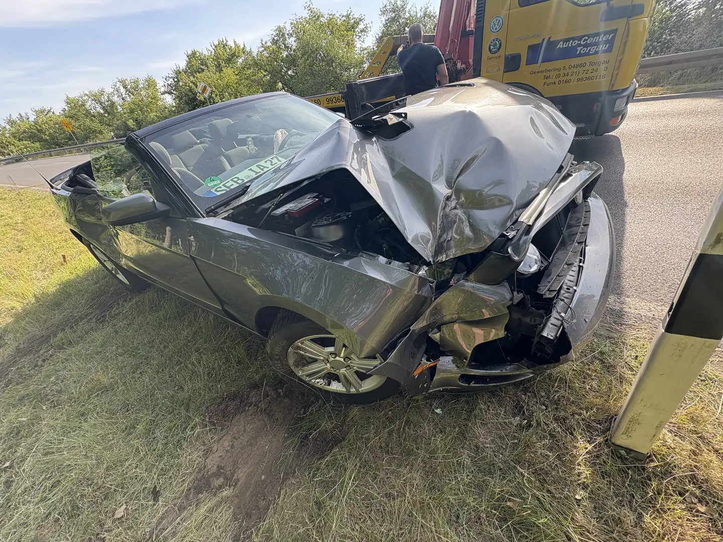 Ford Mustang Cabrio Mit UnfallSchaden - 2