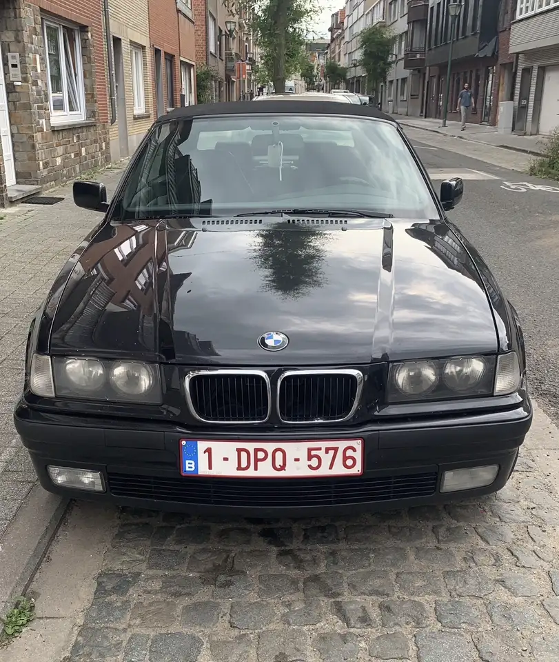 BMW 320i, foto 6