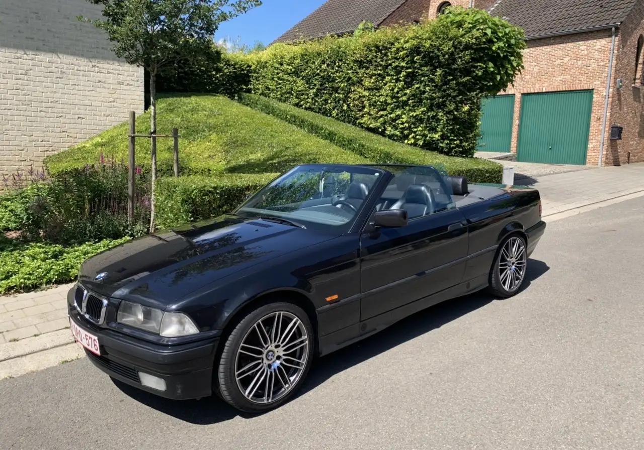 BMW 320i, foto 1