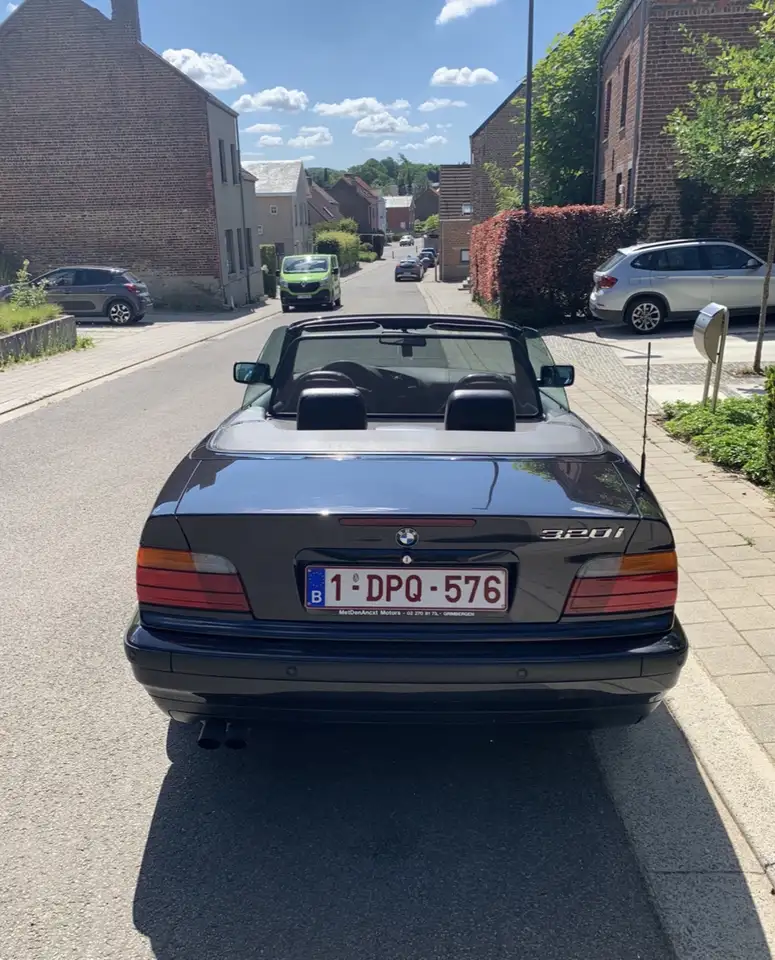 BMW 320i, foto 5