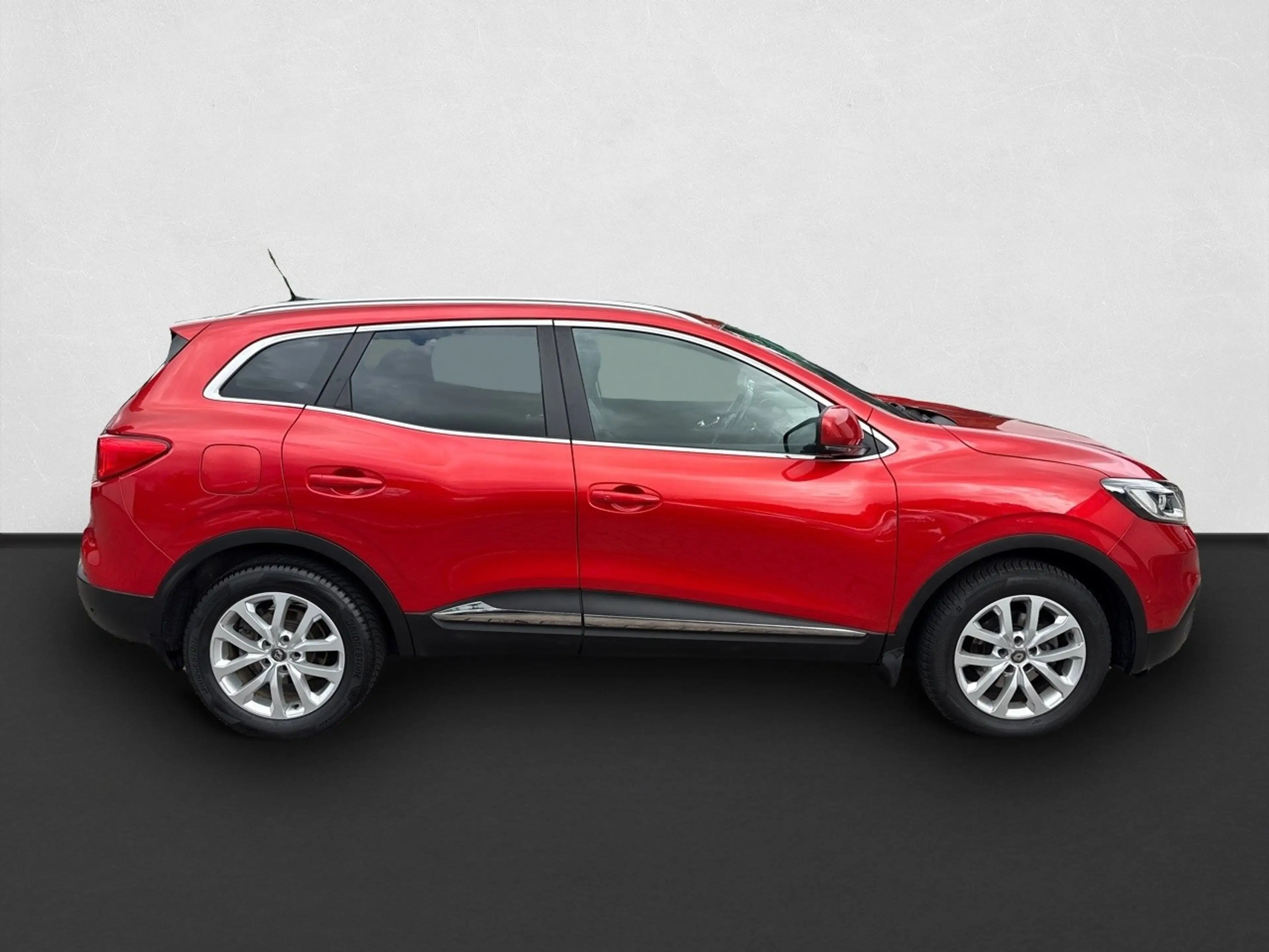 Renault Kadjar 1.2 TCe Intens CAMERA / 17 INCH / TREKHAAK — photo 4