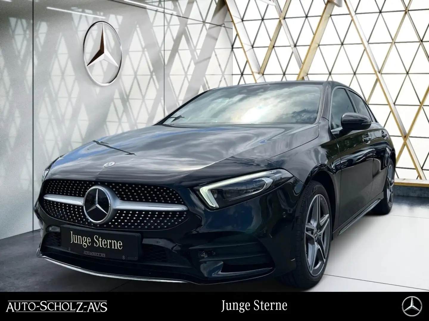 Mercedes-Benz A 250 e Kompaktlimousine AMG AHK*Distro*CarPlay* Noir - 1