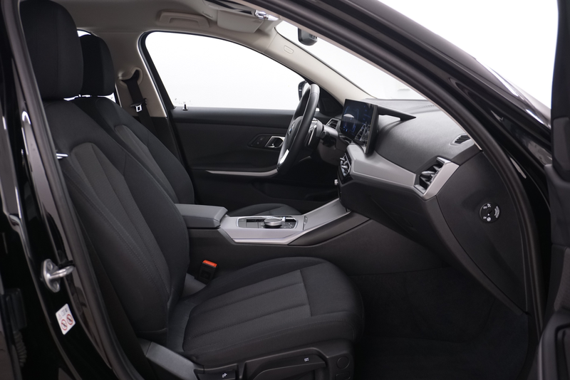 BMW 318 d Sport // Soundsystem // Head up Display // — photo 22