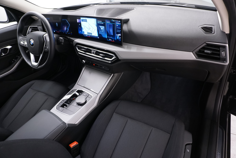 BMW 318 d Sport // Soundsystem // Head up Display // — photo 21
