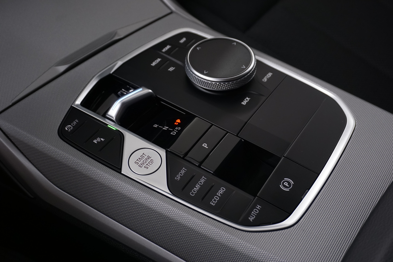 BMW 318 d Sport // Soundsystem // Head up Display // — photo 6