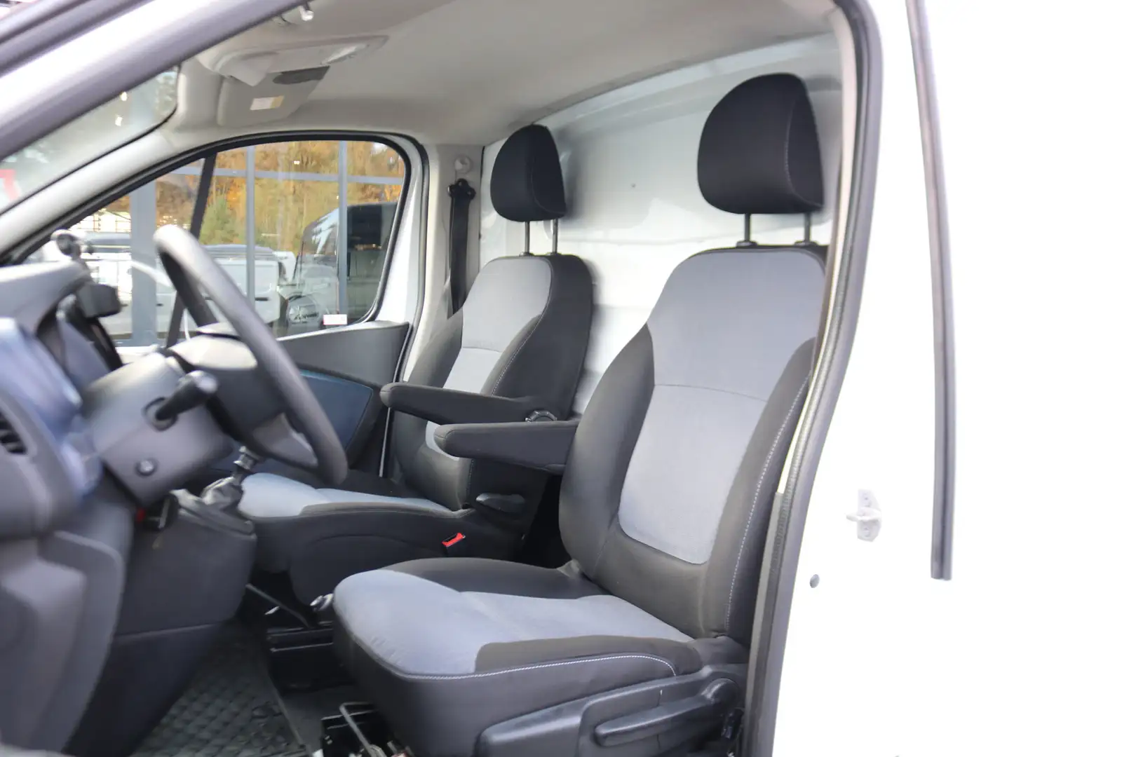 Opel Vivaro 1.6 CDTI 125pk L2 H1 Airco Navigatie Imperiaal Tre Blanc - 2