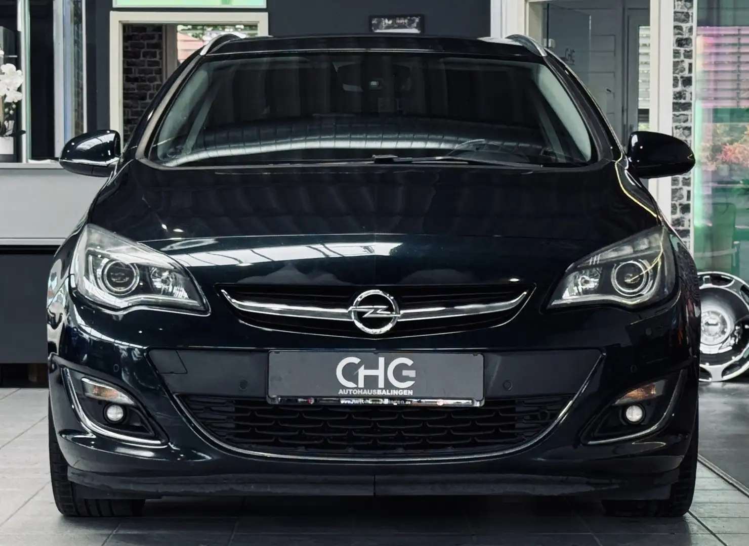 Opel Astra J Sports Tourer Exklusiv Vert - 2