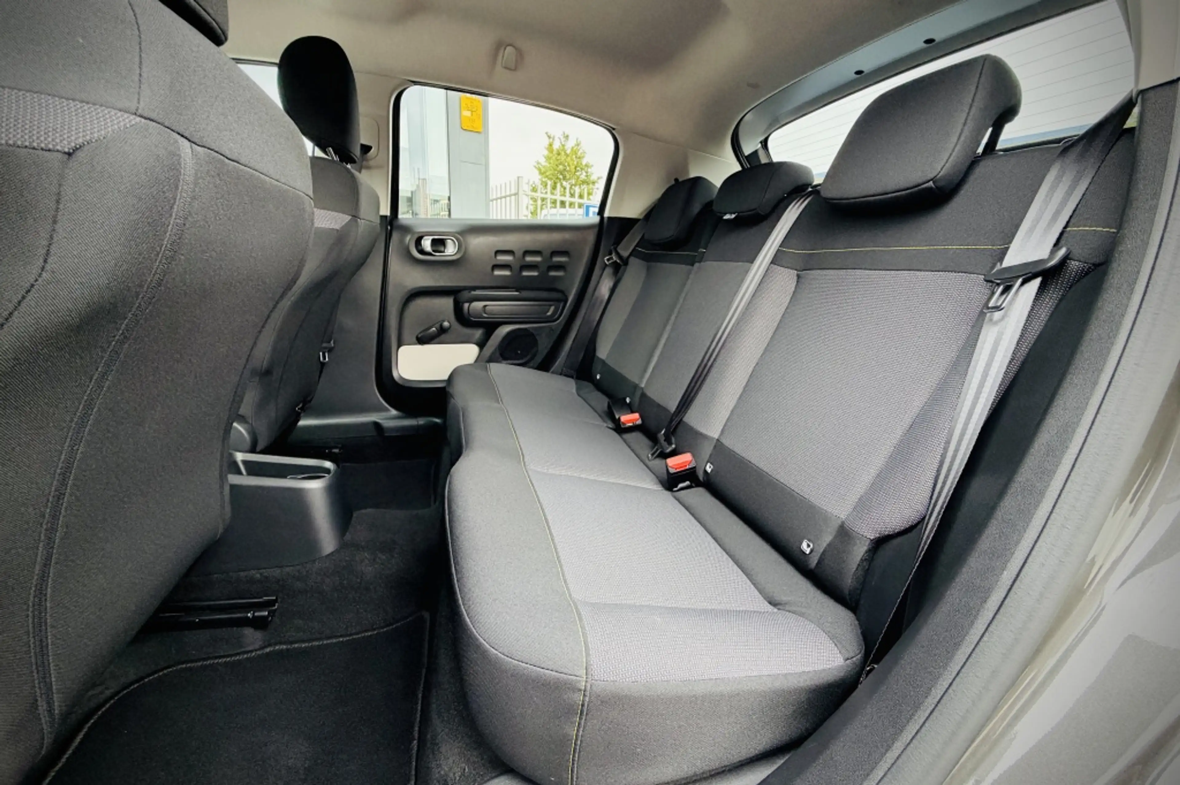 Citroen C3 1.2 Shine | CAMERA | CLIMA | CARPLAY + ANDROID — photo 14