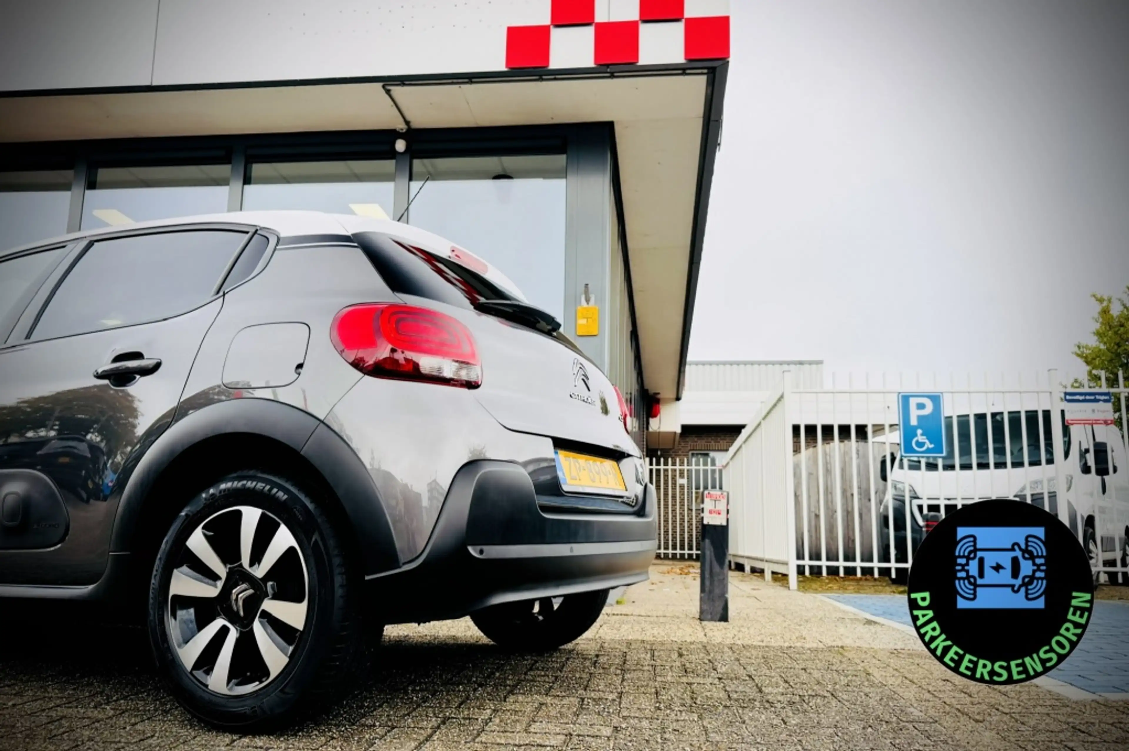 Citroen C3 1.2 Shine | CAMERA | CLIMA | CARPLAY + ANDROID — photo 10