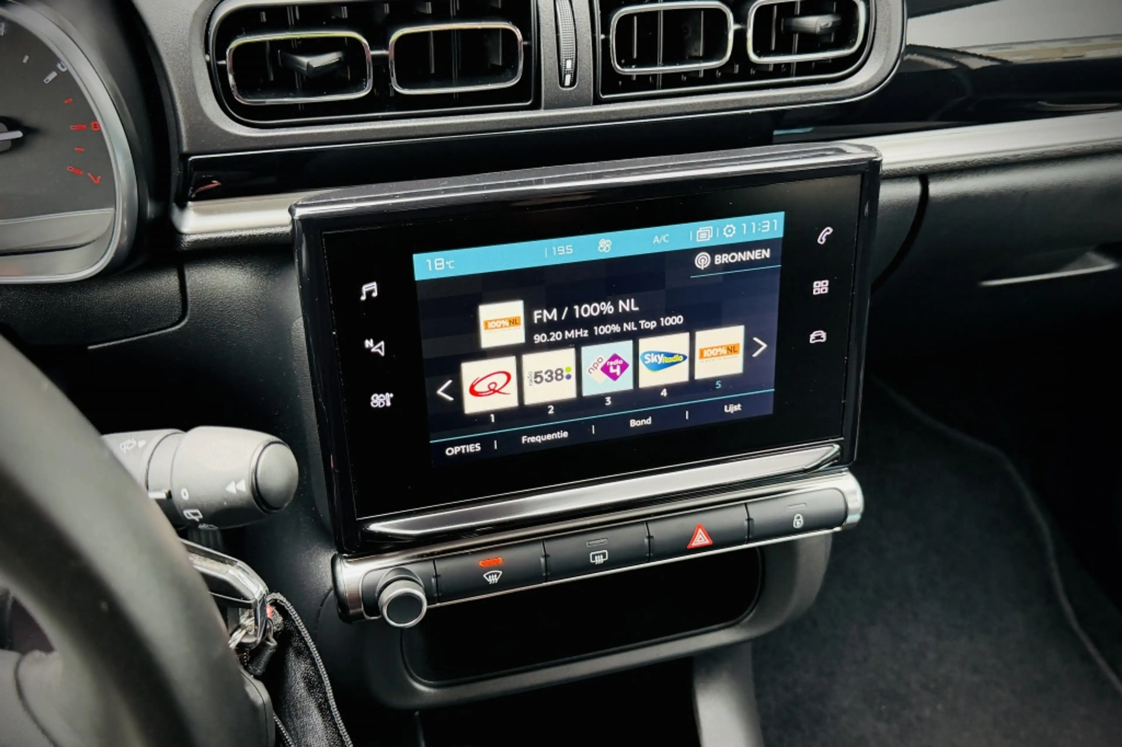 Citroen C3 1.2 Shine | CAMERA | CLIMA | CARPLAY + ANDROID — photo 23