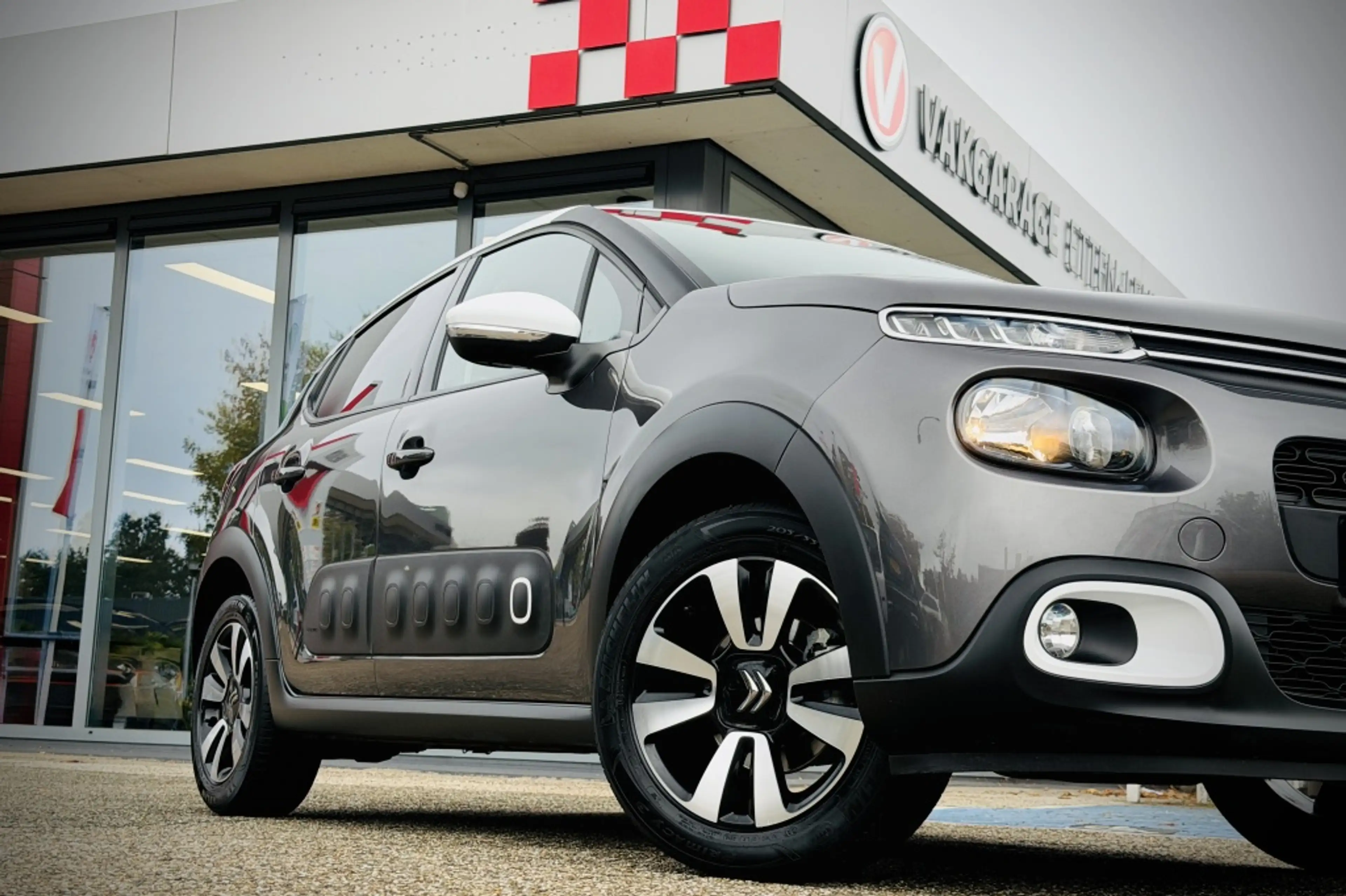 Citroen C3 1.2 Shine | CAMERA | CLIMA | CARPLAY + ANDROID — photo 3