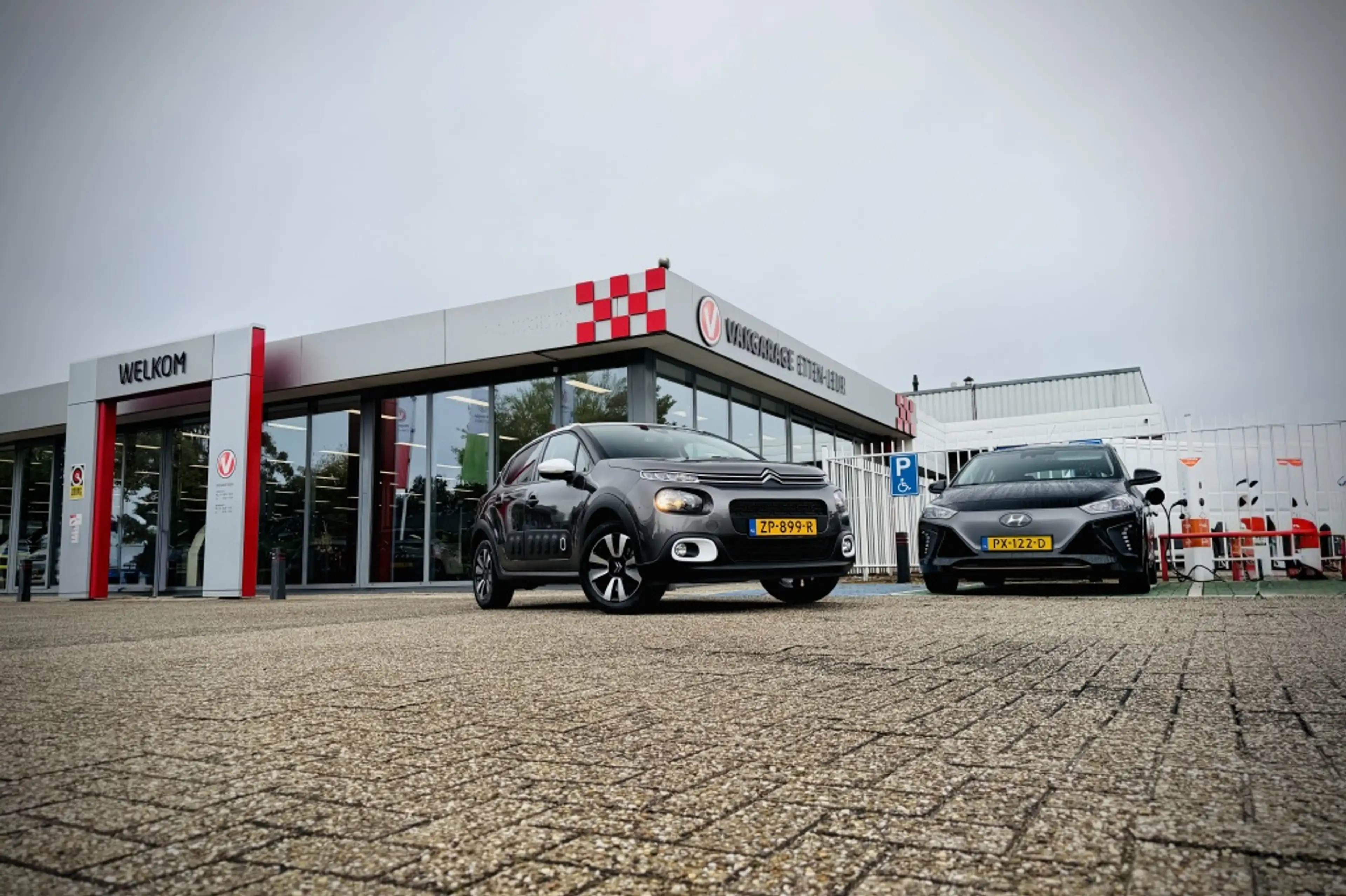 Citroen C3 1.2 Shine | CAMERA | CLIMA | CARPLAY + ANDROID — photo 2