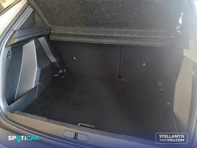 Peugeot 2008 view 6