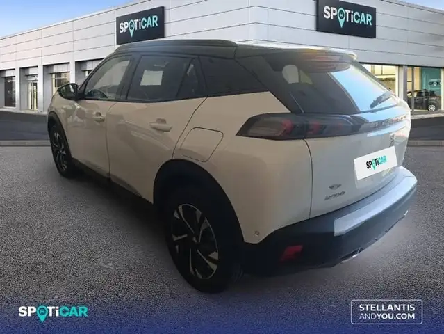 Peugeot 2008 view 5