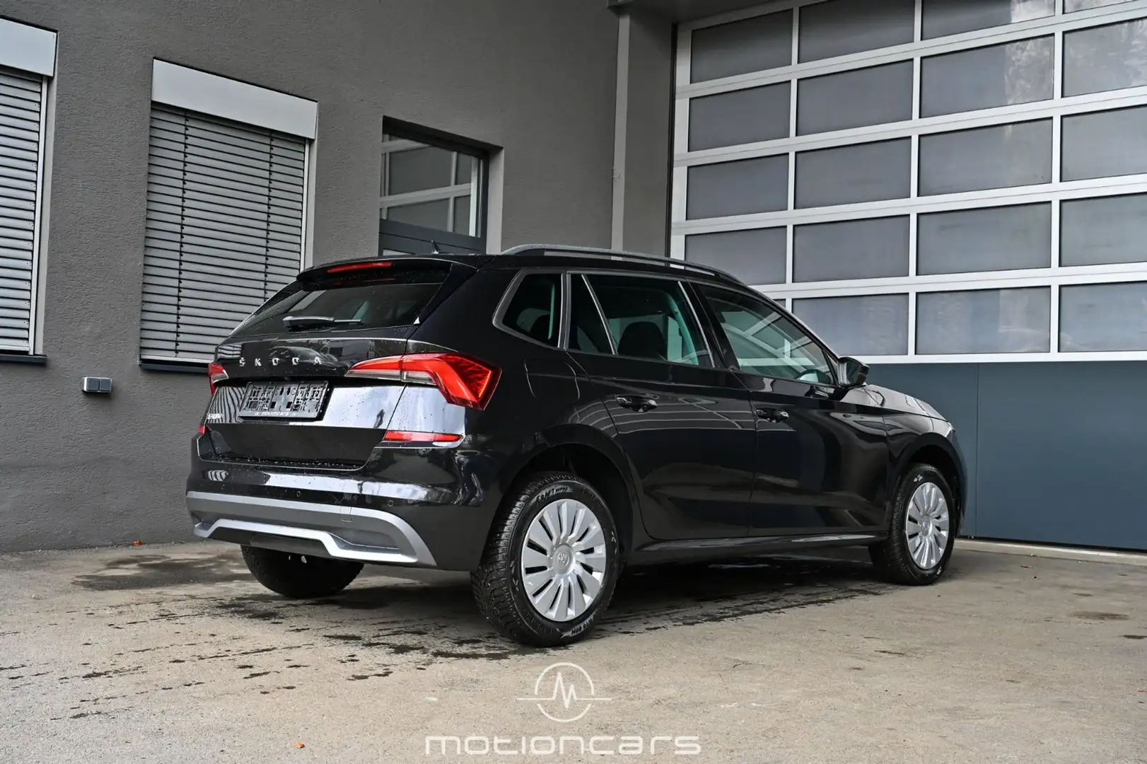 Skoda Kamiq 1.0 TSI Ambition DSG Pickerl NEU Schwarz - 2