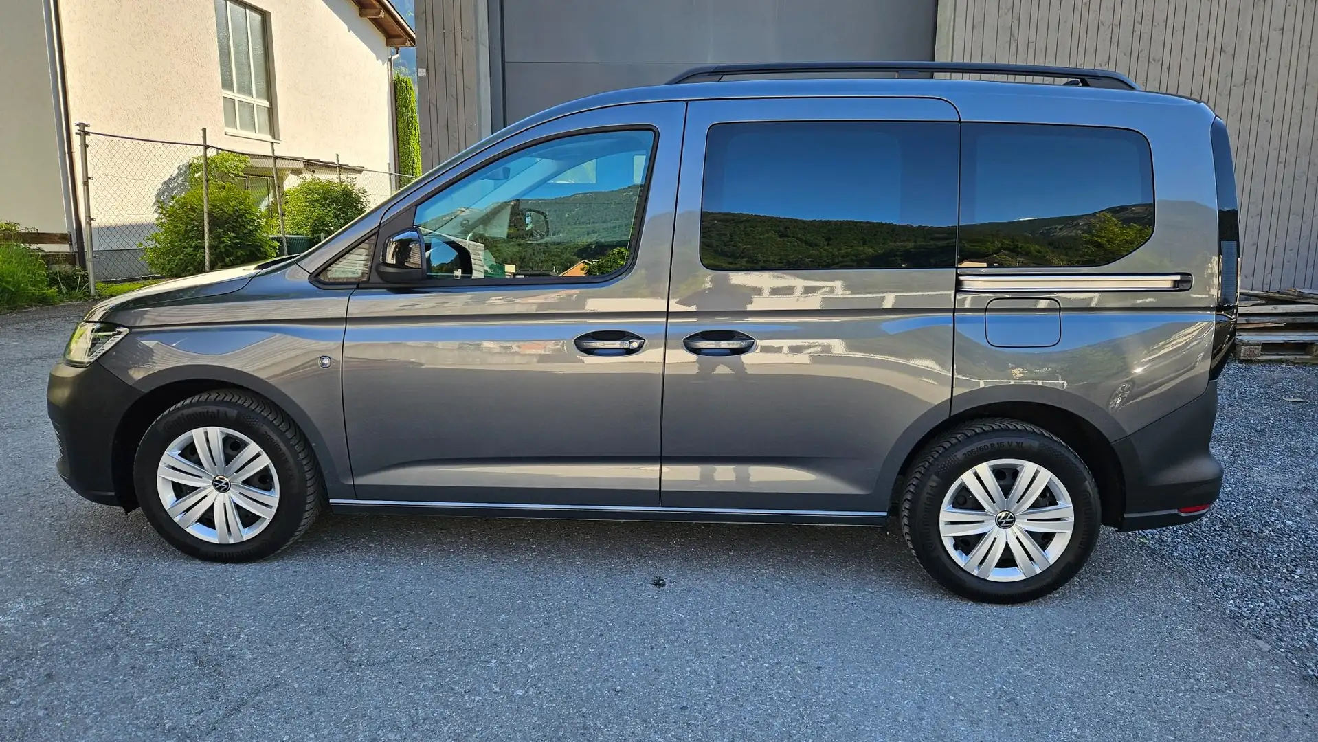 Volkswagen Caddy Family 2,0 TDI 4Motion, Standh.+AHK+Kamera.. Grau - 1