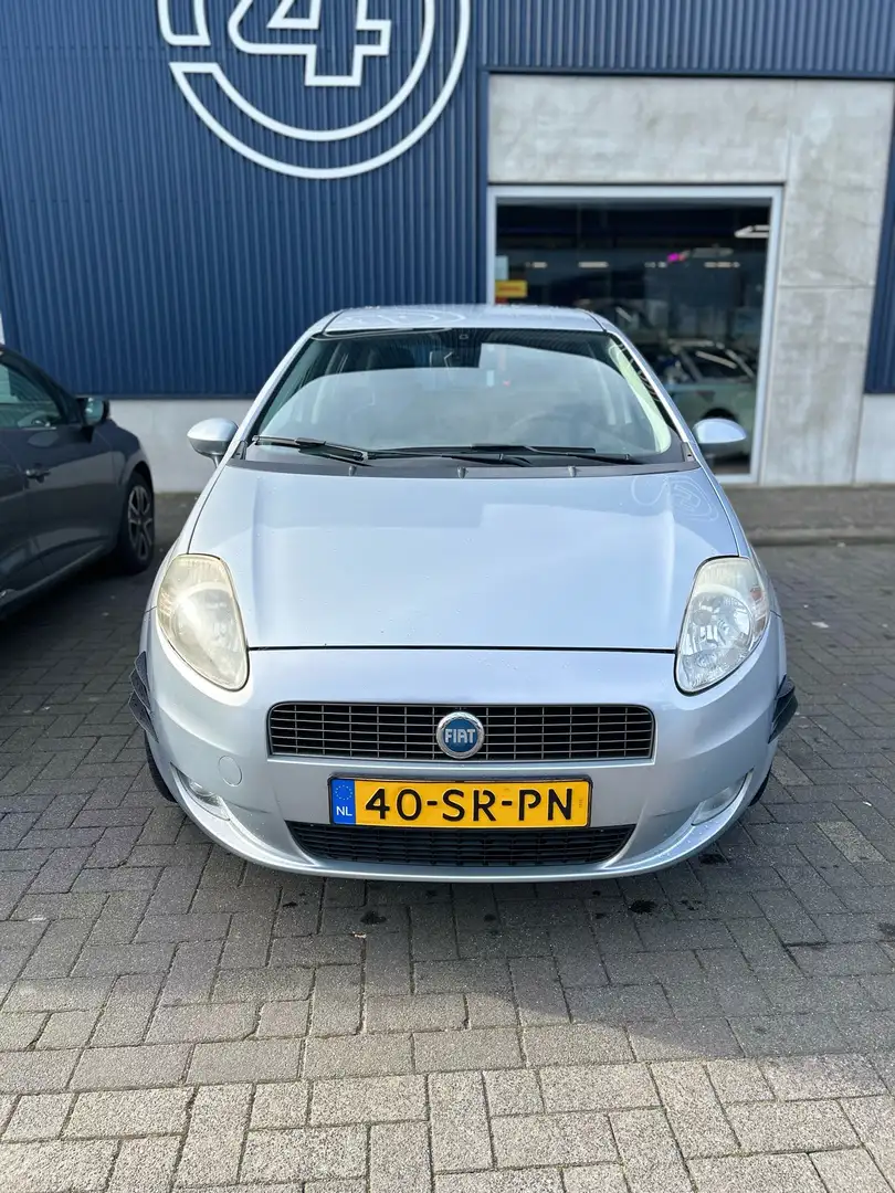 Fiat Punto 1.4-16V Emotion Grijs - 1