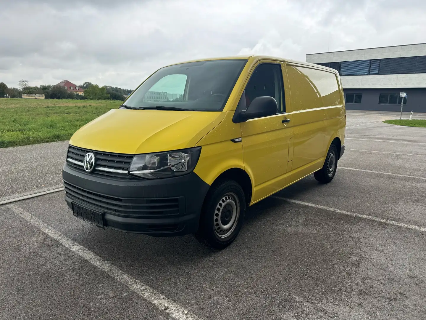 Volkswagen T6 Kombi 2,0 KEIN Postauto Sárga - 1