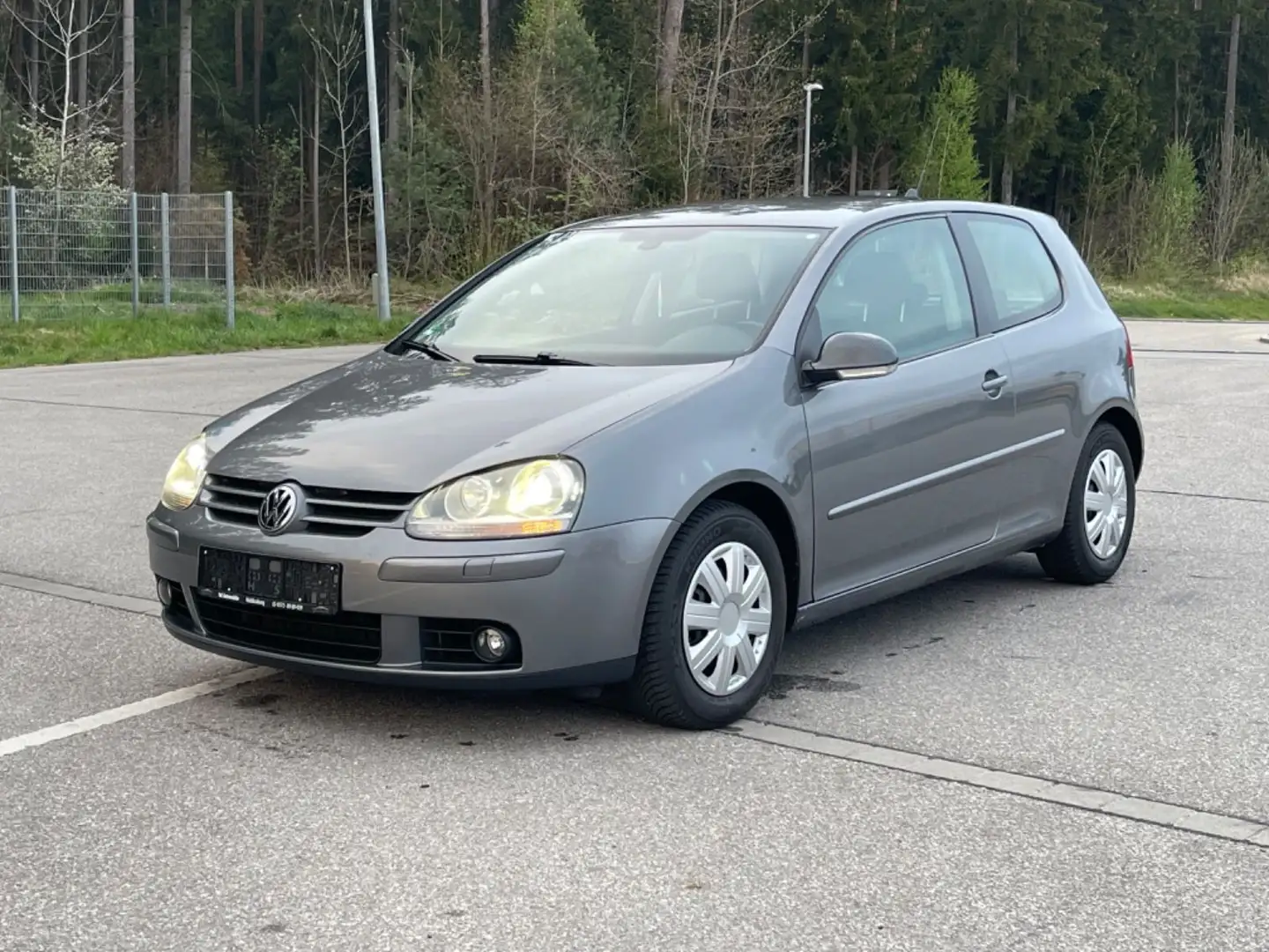 Volkswagen Golf 2.0 TDI, Trendline, TÜV NEU, Xenon, Navi, Grau - 1