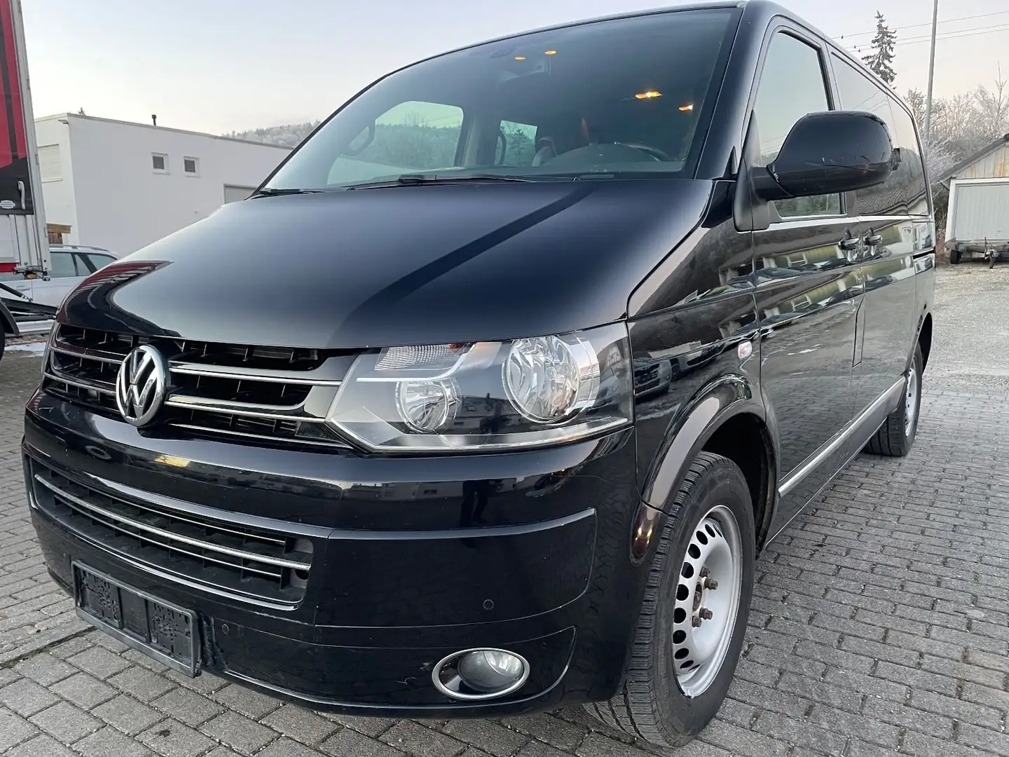 Volkswagen T5 Multivan T5 2.0 TDI DSG Highline/2 Schiebetüren/LEDER/AHK Schwarz - 1