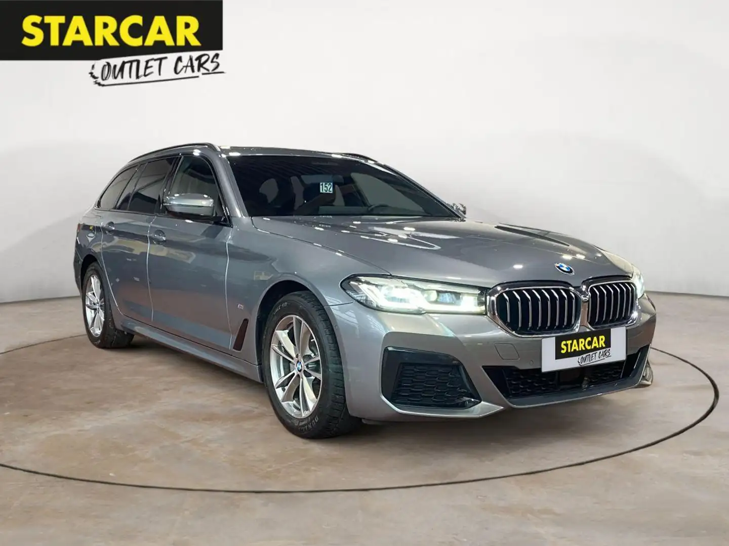 BMW 520 d TOURING M-SPORTPAKET+PANO+DAKOTA-LEDER+ACC+SPORT Šedá - 1