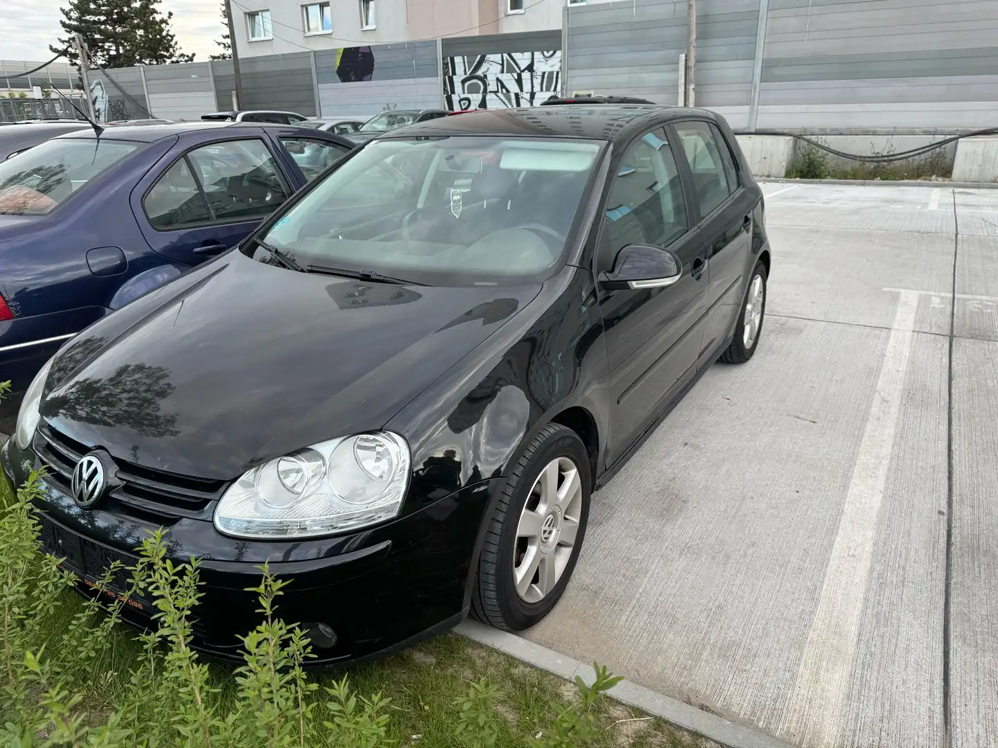 Volkswagen Golf 1.9 TDI DPF Comfortline Schwarz - 1