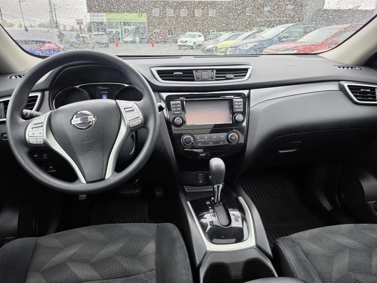 Nissan Rogue снимка Nissan Rogue