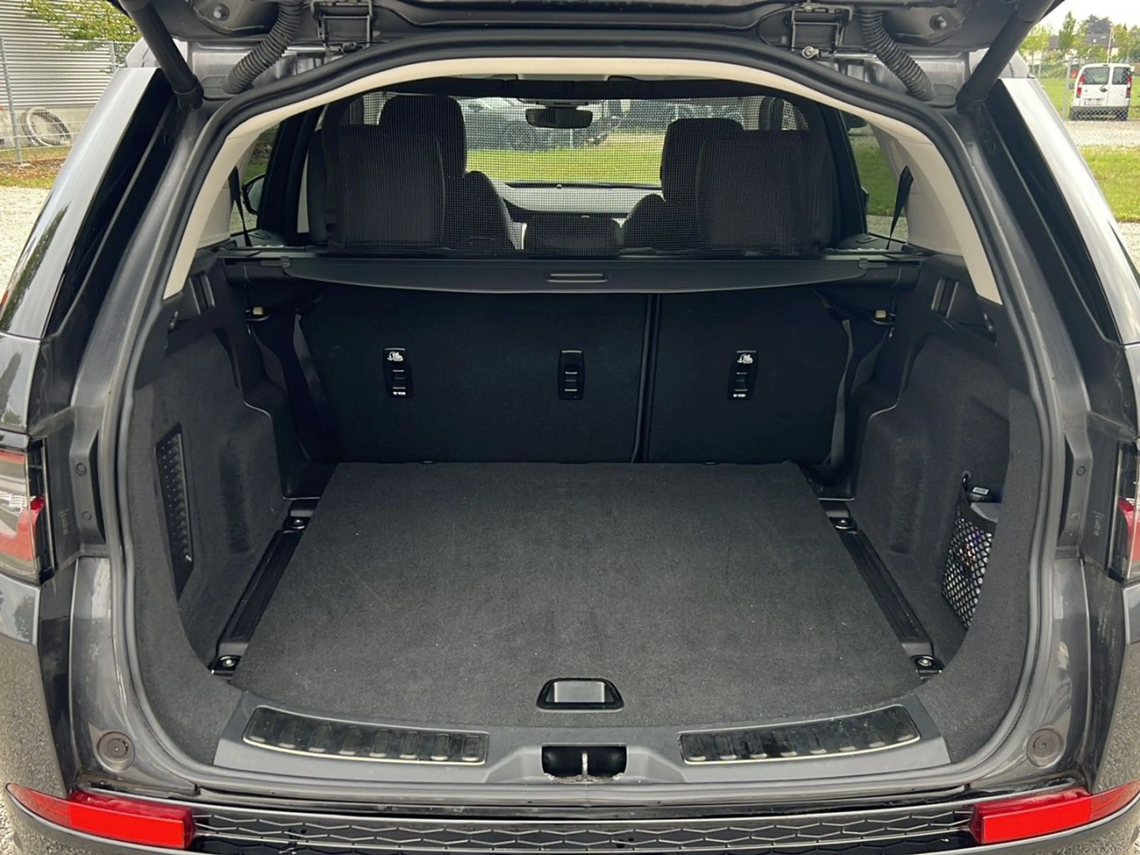 Land Rover Discovery Sport D200 R-Dynamic SE — photo 22